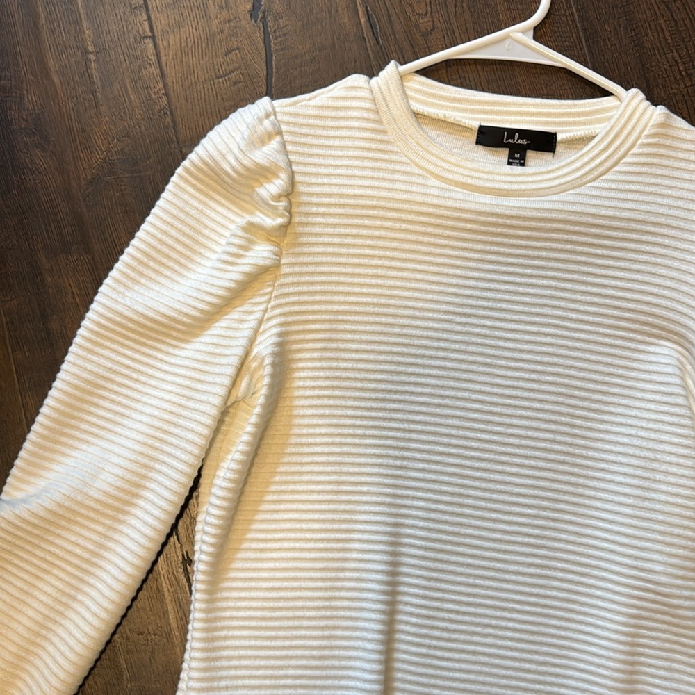 Puff shoulder top - Picture 2 of 3